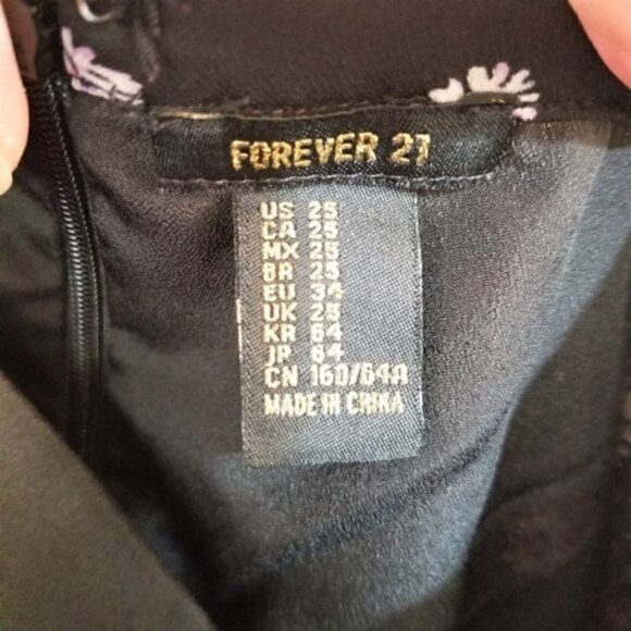 4/$25 Forever 21 Fit Flare Skater Daisy Skirt - Picture 2 of 3